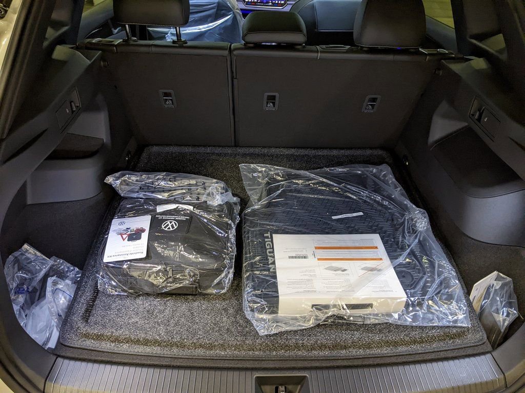 New 2026 Volkswagen Tiguan SE R-Line image 25