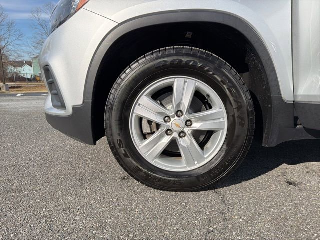 Used 2020 Chevrolet Trax LS w/ Tint and Cruise Package image 24