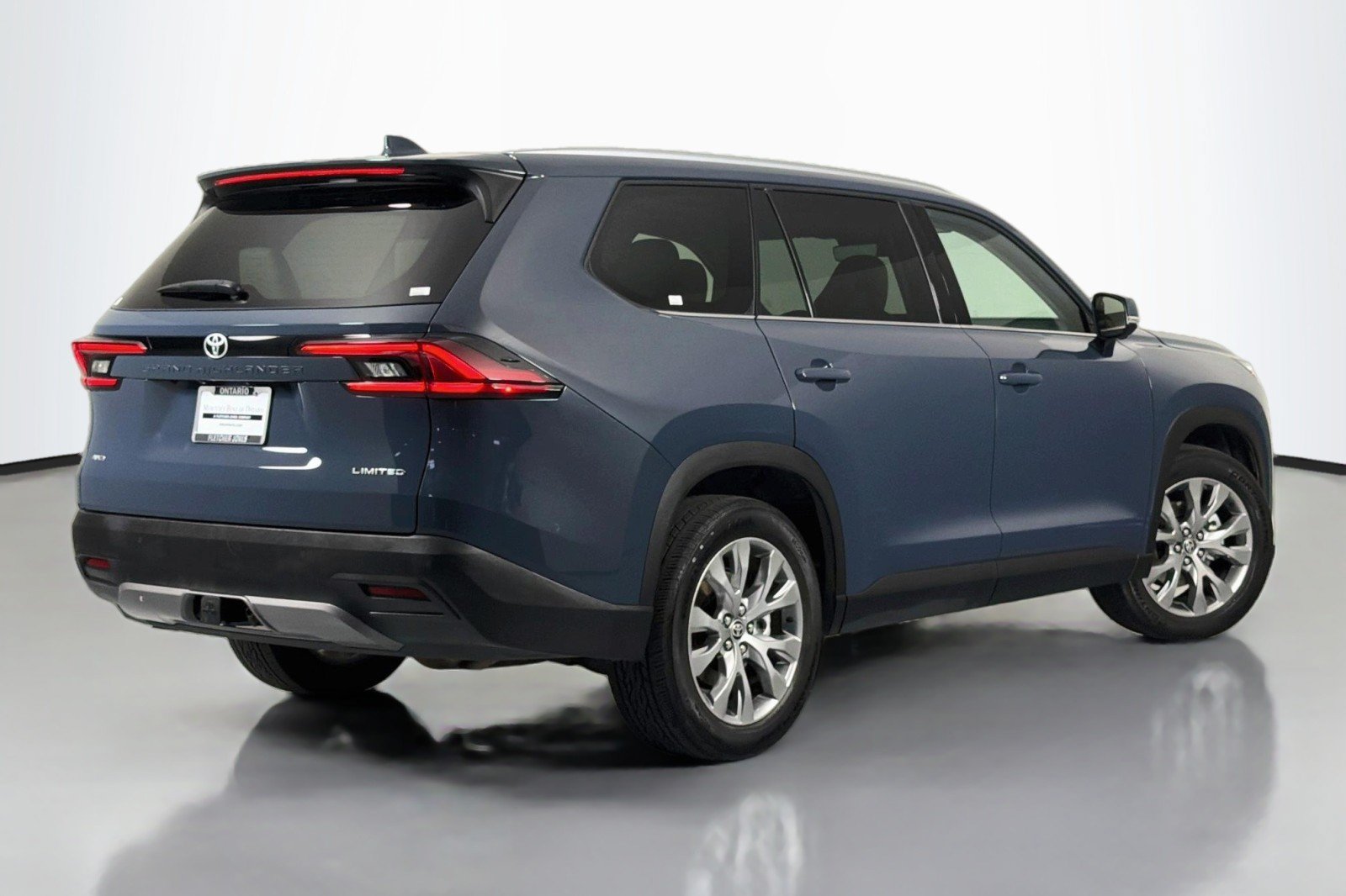 Used 2025 Toyota Grand Highlander AWD image 13