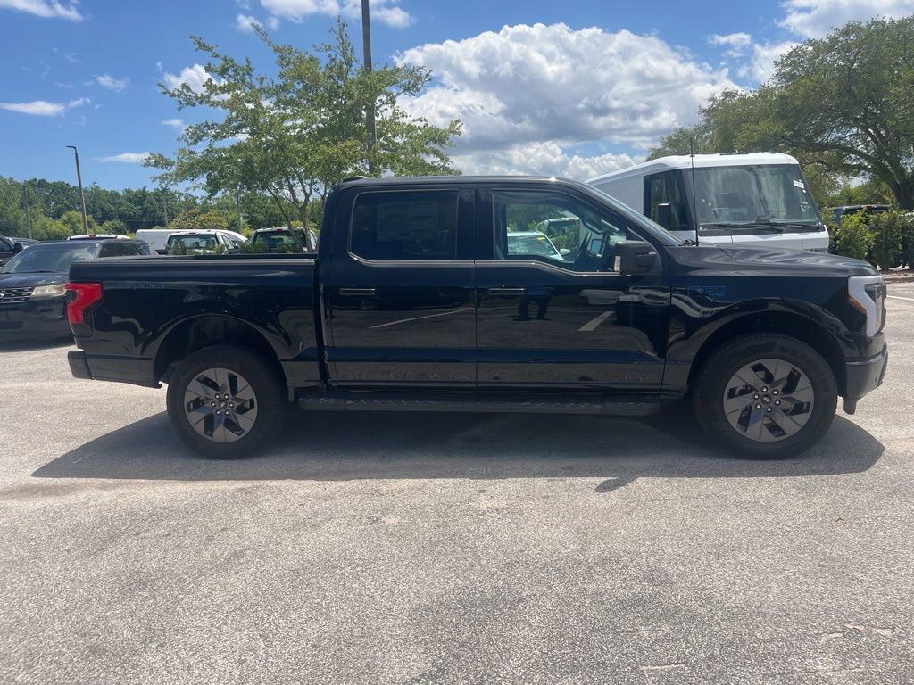 New 2025 Ford F150 Lightning Flash AWD/4WD image 4