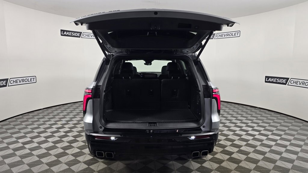 Used 2024 Chevrolet Traverse RS w/ LPO, Floor Liner Package image 16