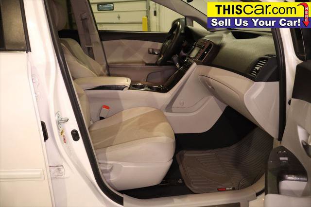 Used 2015 Toyota Venza LE FWD image 26