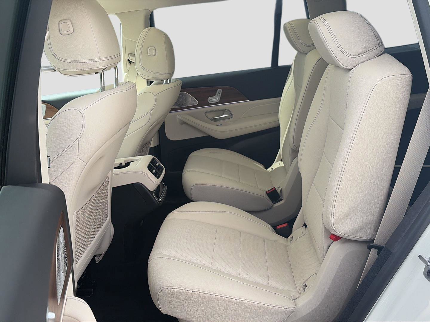 Used 2024 Mercedes-Benz GLS 450 4MATIC image 13