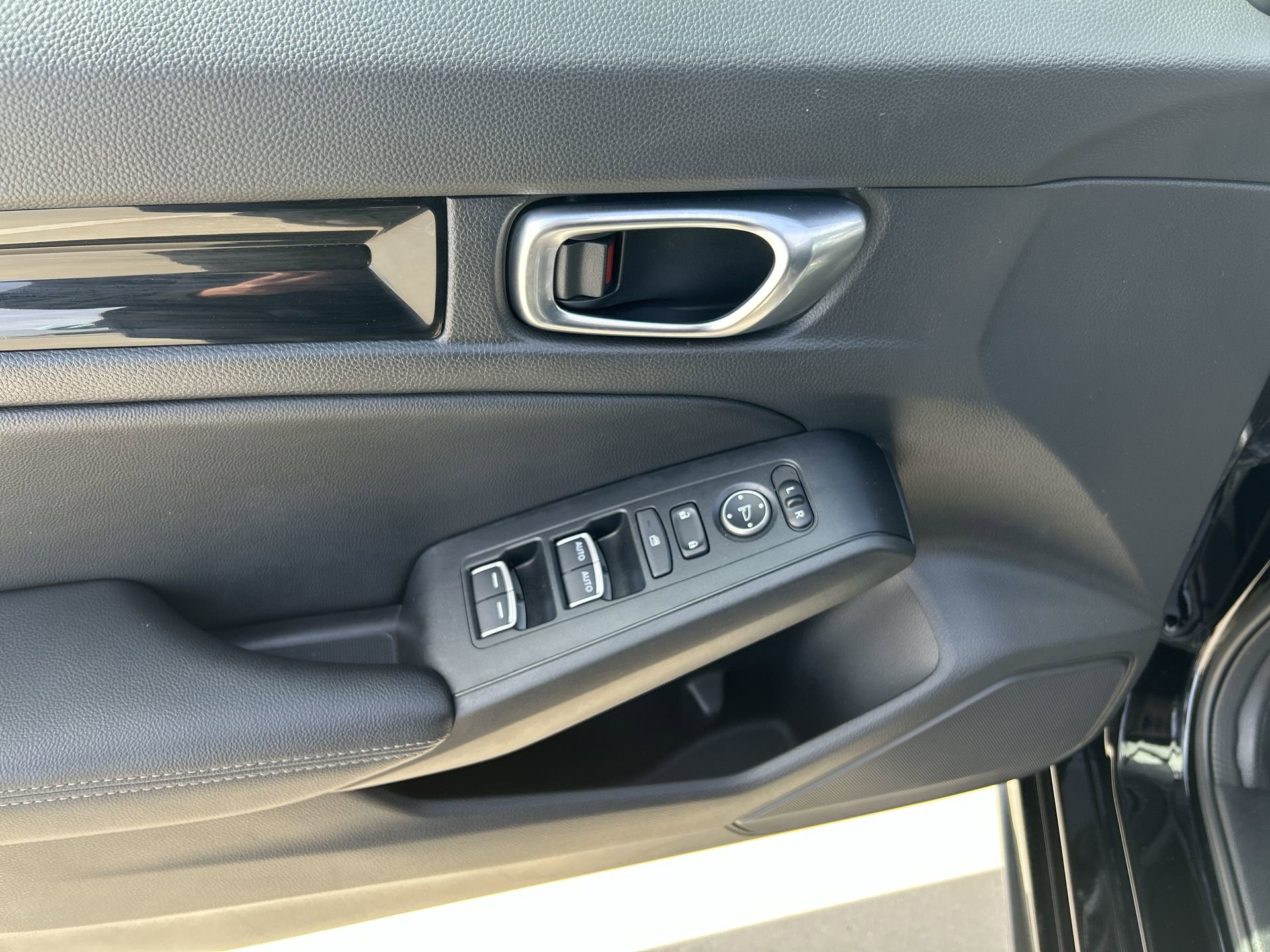 Used 2023 Honda Civic EX-L image 15