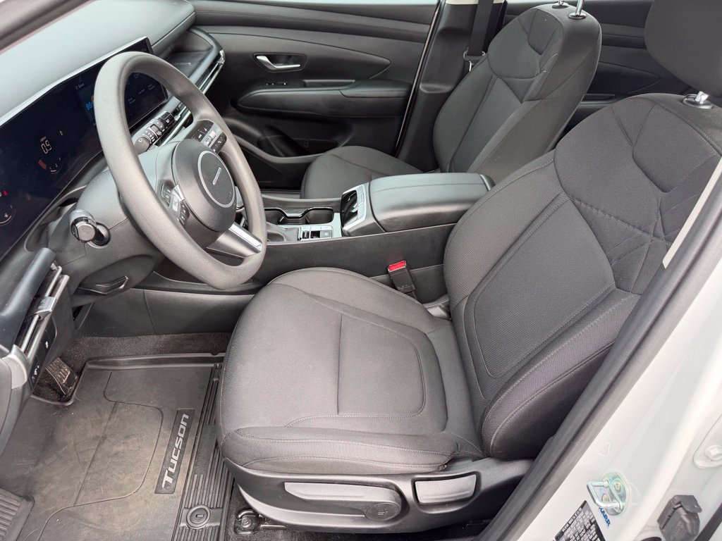 Used 2025 Hyundai Tucson SE AWD/4WD image 13