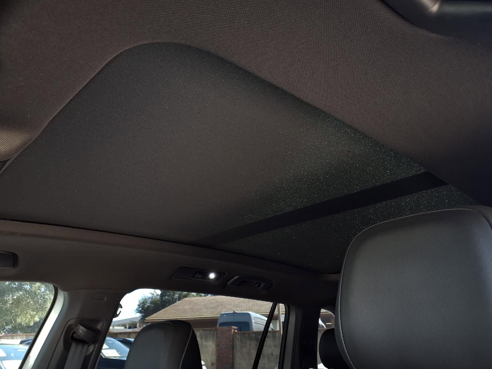 Certified 2023 Volkswagen Tiguan SE R-Line image 17