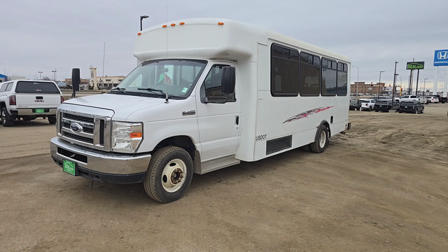 Used 2013 Ford E-450 and Econoline 450 Super Duty w/ Shuttle Bus Prep Pkg RWD image 1