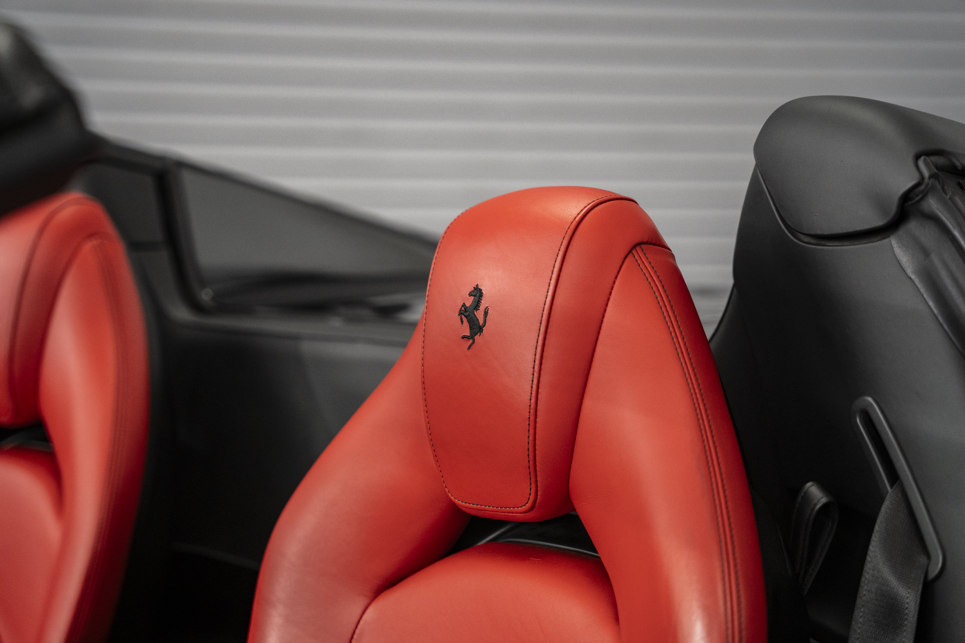 Used 2016 Ferrari 488 Spider RWD image 28