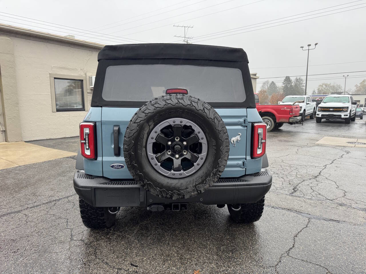 Used 2023 Ford Bronco Badlands image 3