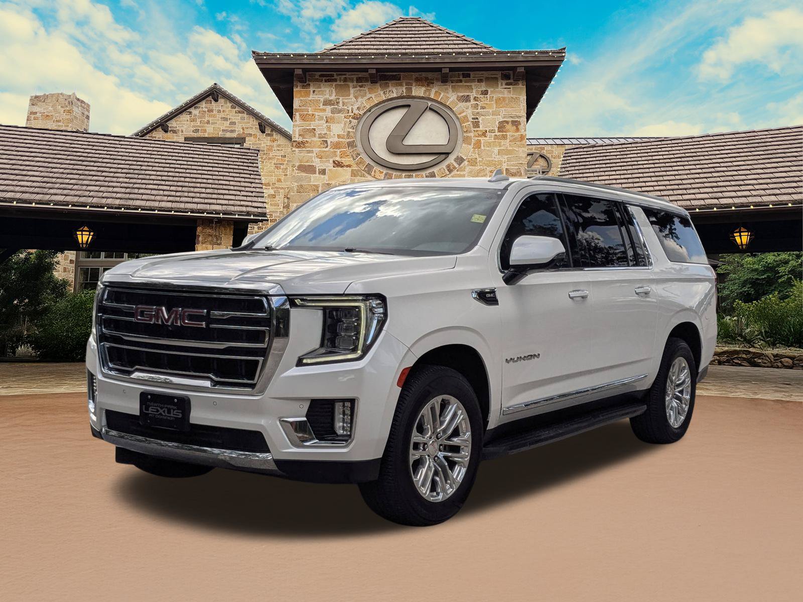 Used 2021 GMC Yukon XL SLT w/ Rear Media and Nav Package RWD image 4