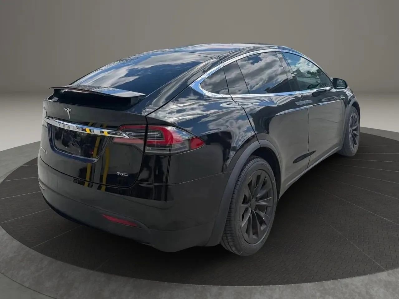 Used 2017 Tesla Model X 75D AWD/4WD image 8