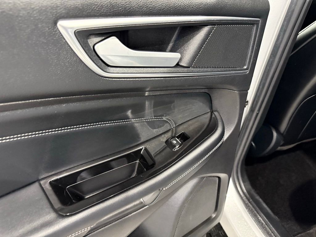 Used 2017 Ford Edge Titanium w/ Equipment Group 301A image 21