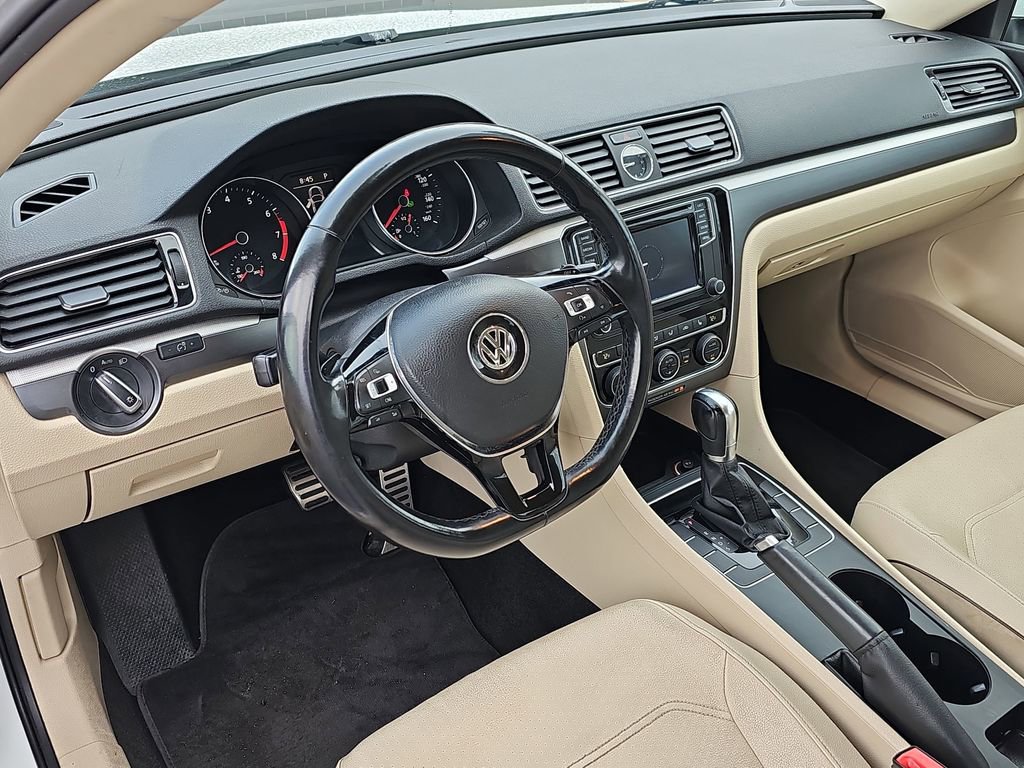 Used 2017 Volkswagen Passat 1.8T R-Line w/ R-Line Lighting Package image 16