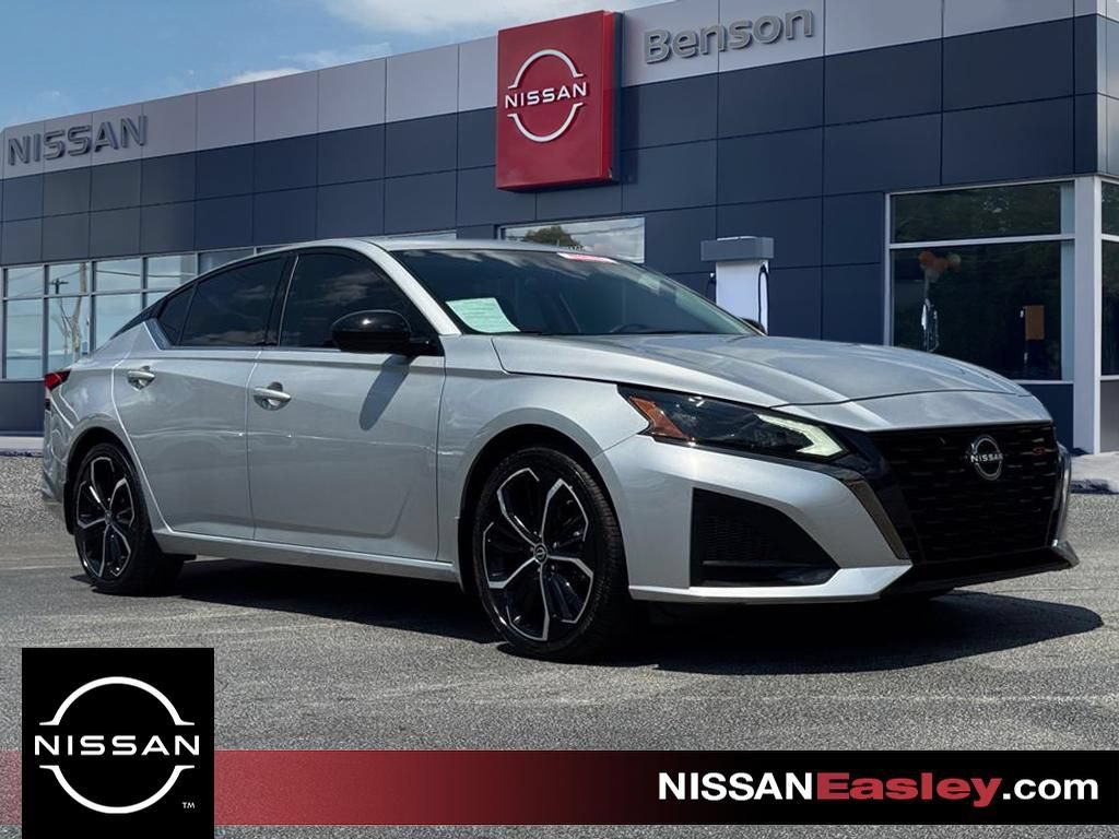 Certified 2024 Nissan Altima 2.5 SR FWD image 1