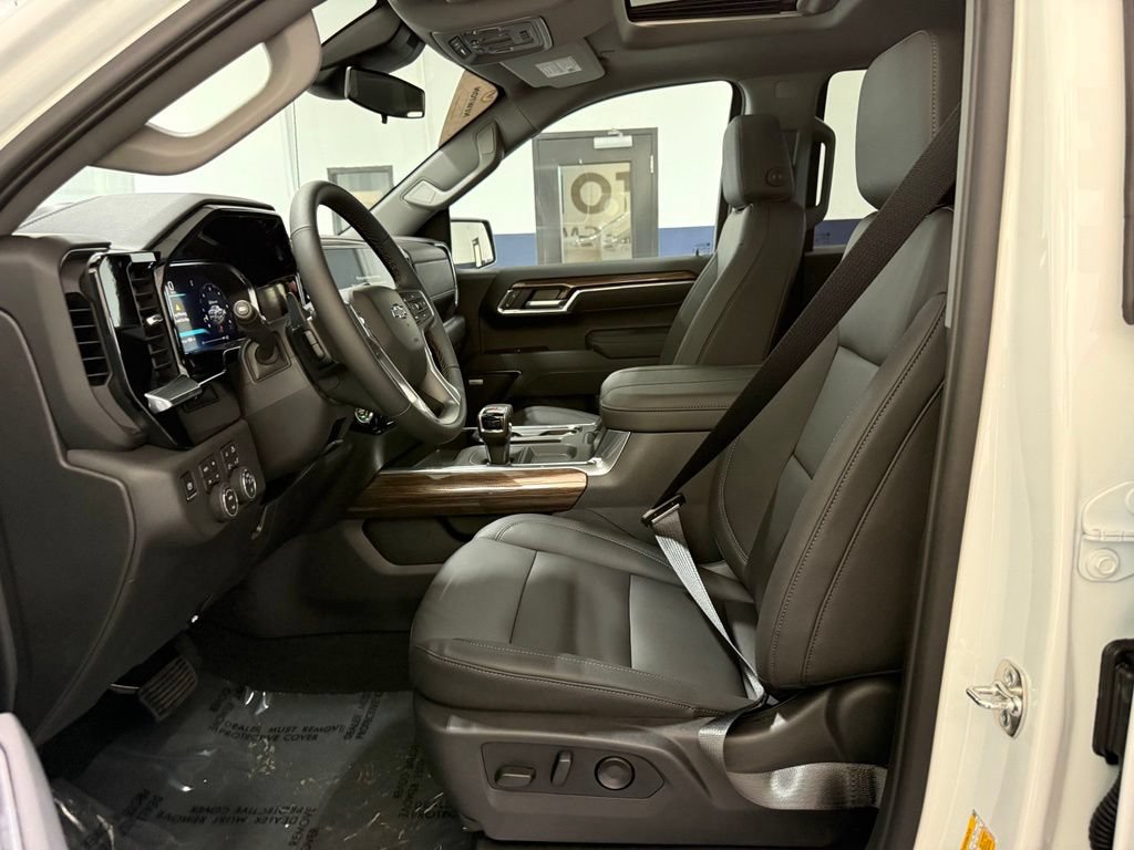 New 2026 Chevrolet Silverado 1500 RST w/ Z71 Off-Road Package AWD/4WD image 4