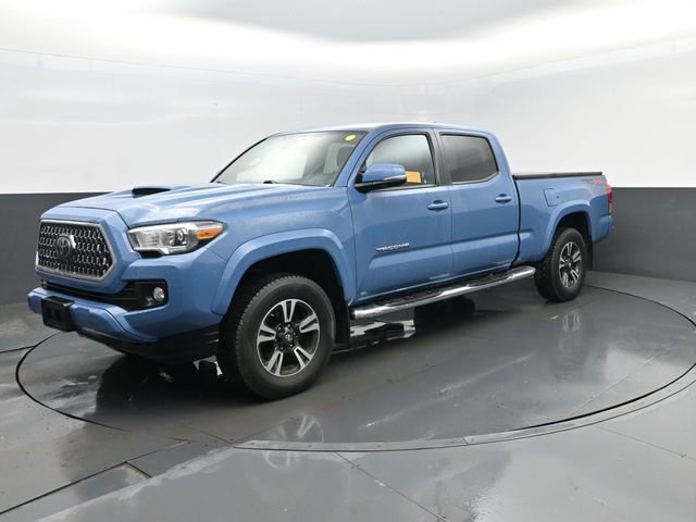 Used 2019 Toyota Tacoma TRD Sport image 2