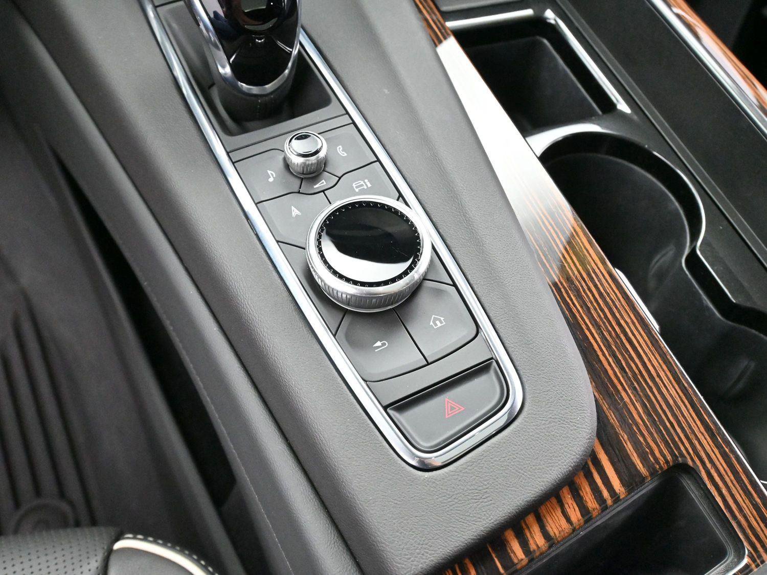 Certified 2024 Cadillac Escalade ESV Premium Luxury image 21