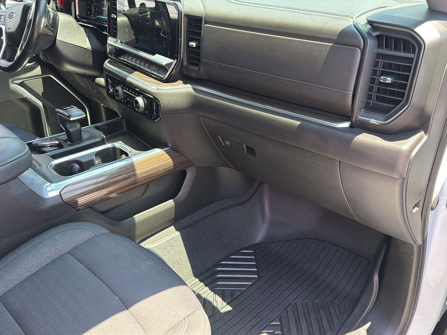 Used 2022 Chevrolet Silverado 1500 RST AWD/4WD image 8