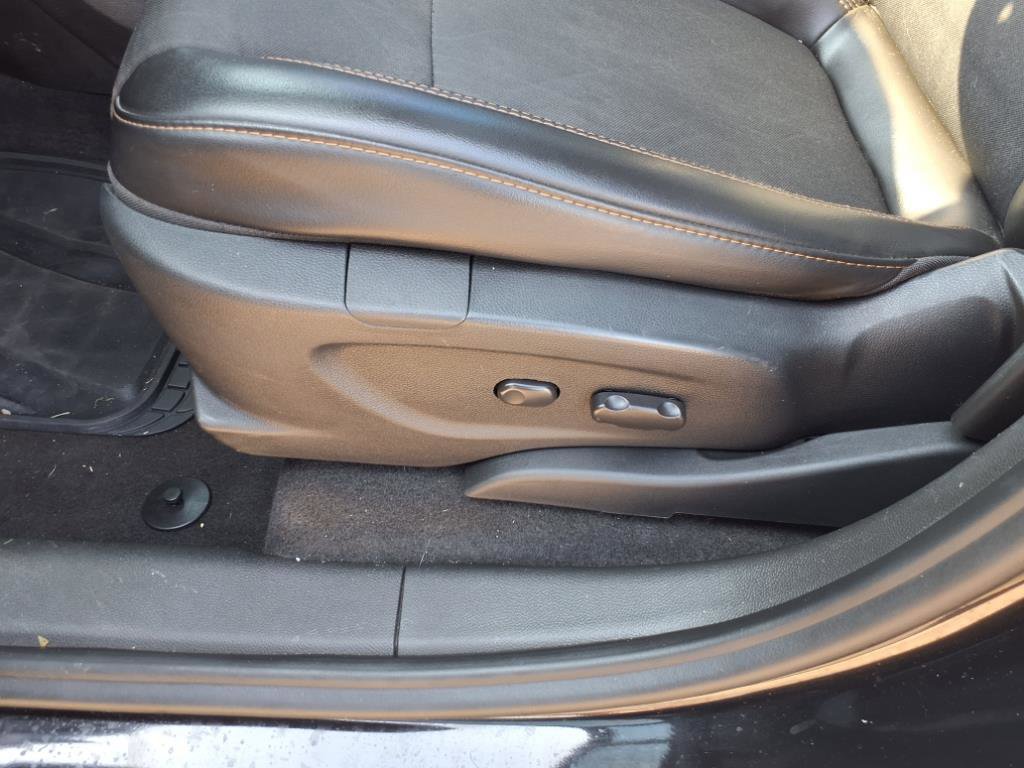 Used 2018 Chevrolet Trax LT w/ Sun & Sound Package image 4