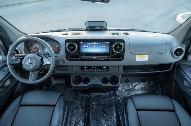 New 2025 Mercedes-Benz Sprinter 2500 image 18