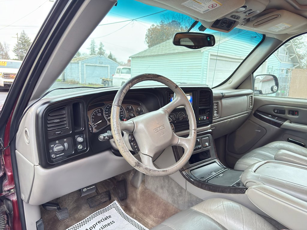 Used 2001 GMC Yukon XL Denali image 9