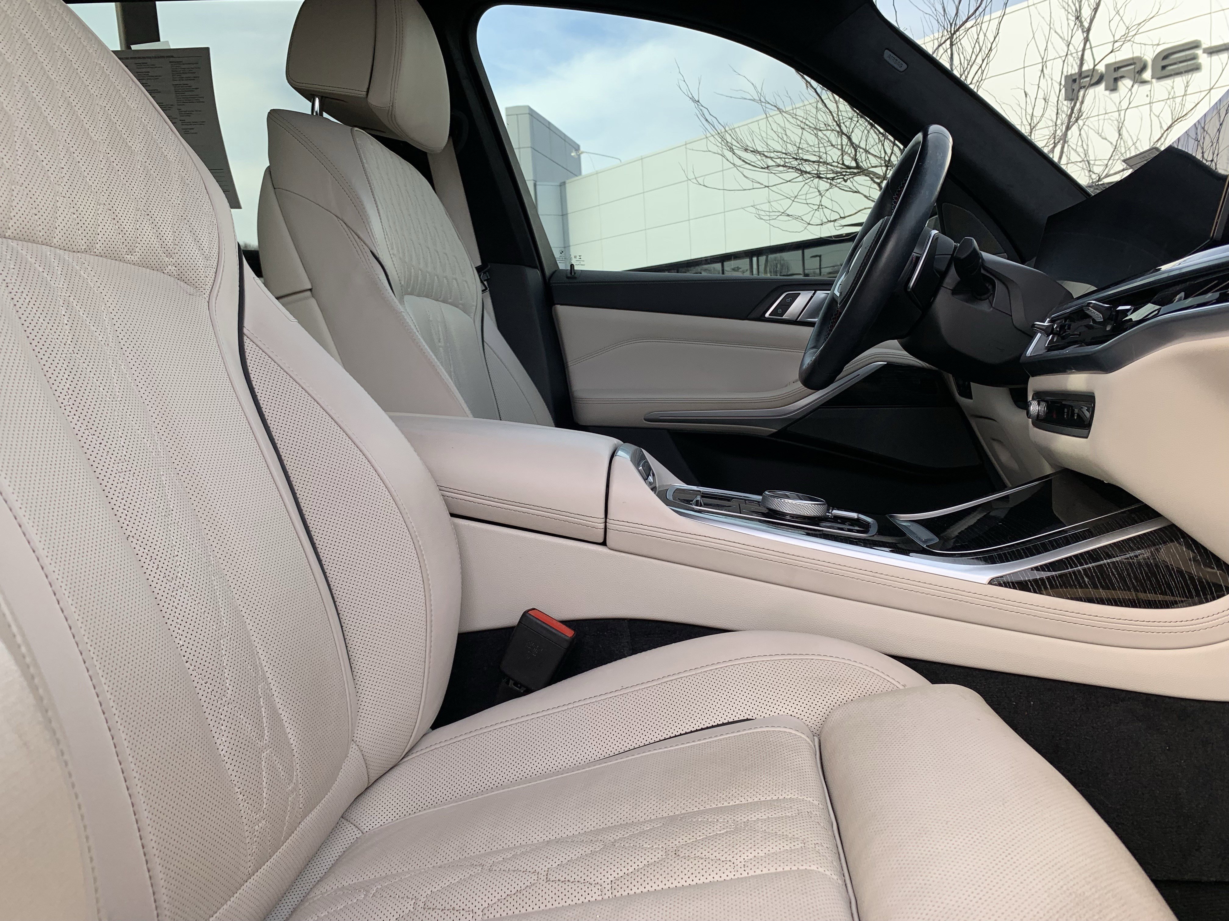 Used 2023 BMW X7 M60i w/ Executive Package image 35