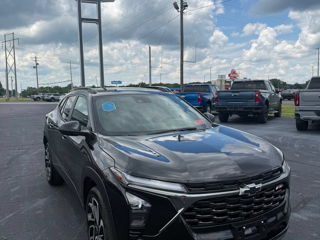 Used 2025 Chevrolet Trax RS w/ Driver Confidence Package FWD image 55