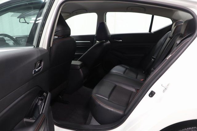 Used 2024 Nissan Altima 2.5 SR image 12