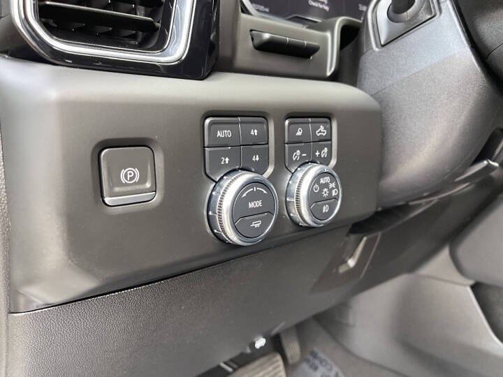 Used 2024 GMC Sierra 3500 Denali w/ Denali Reserve Package AWD/4WD image 20