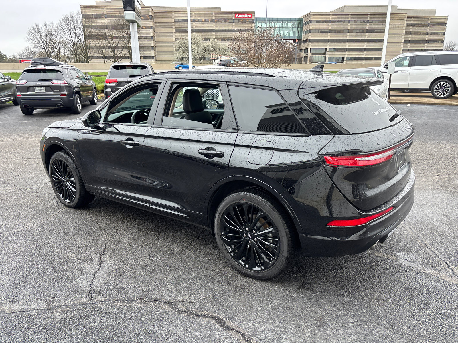 New 2026 Lincoln Corsair Reserve w/ Jet Appearance Package AWD/4WD image 5