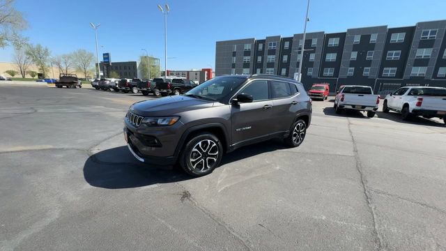 Used 2023 Jeep Compass Limited AWD/4WD image 4