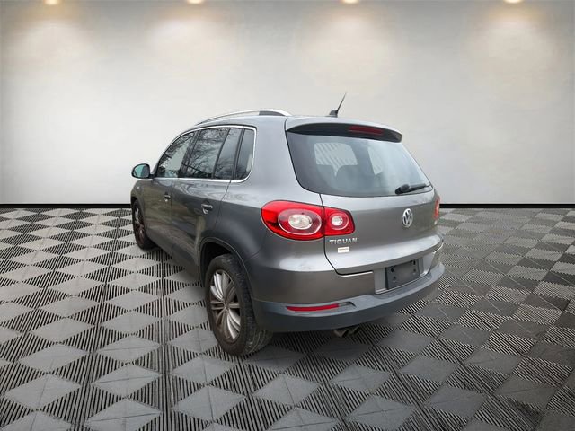 Used 2010 Volkswagen Tiguan SEL image 8