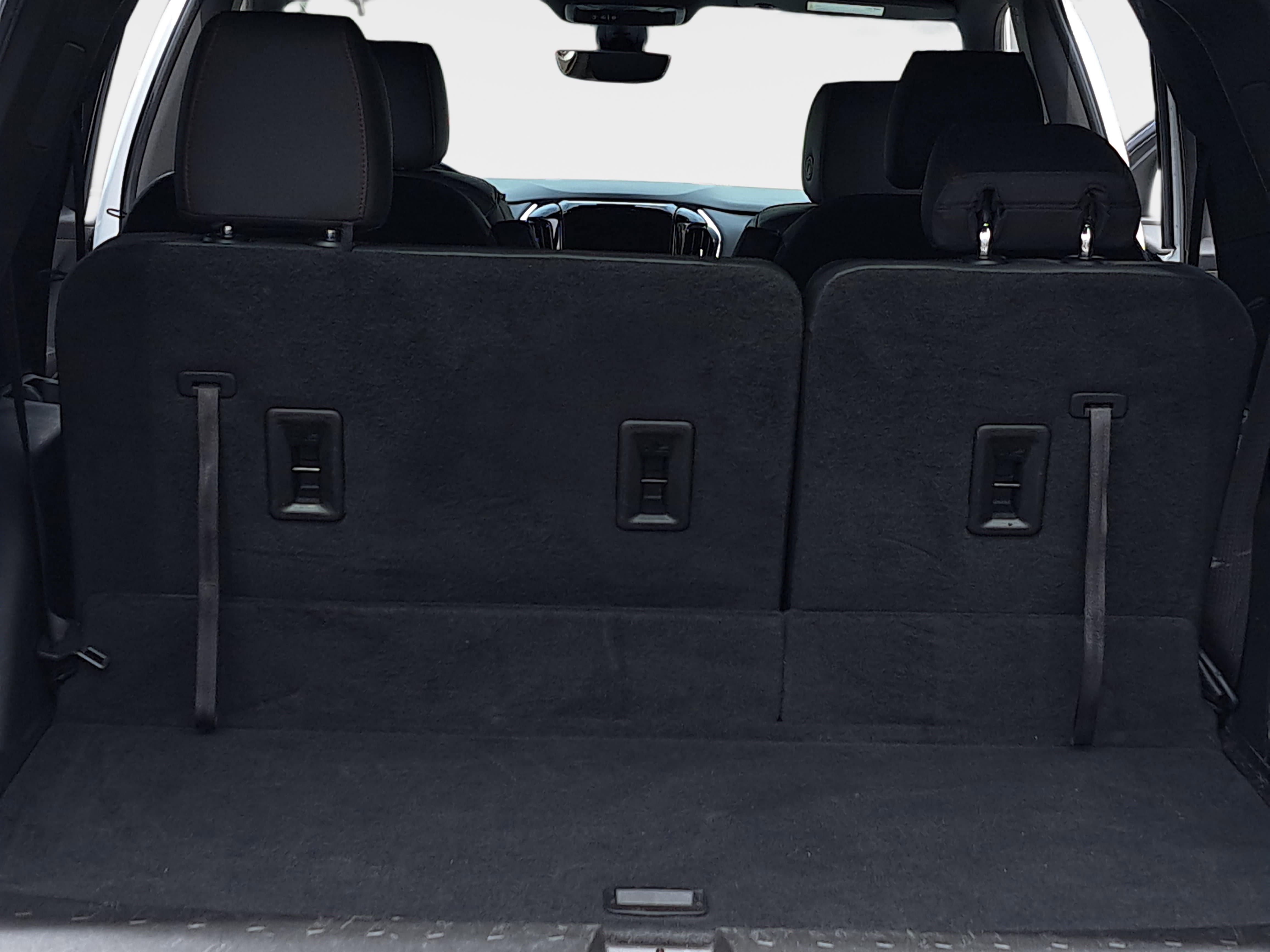 Used 2023 Chevrolet Traverse RS image 13