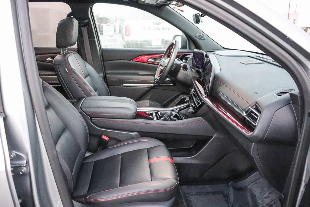 Used 2024 Chevrolet Traverse RS AWD/4WD image 19