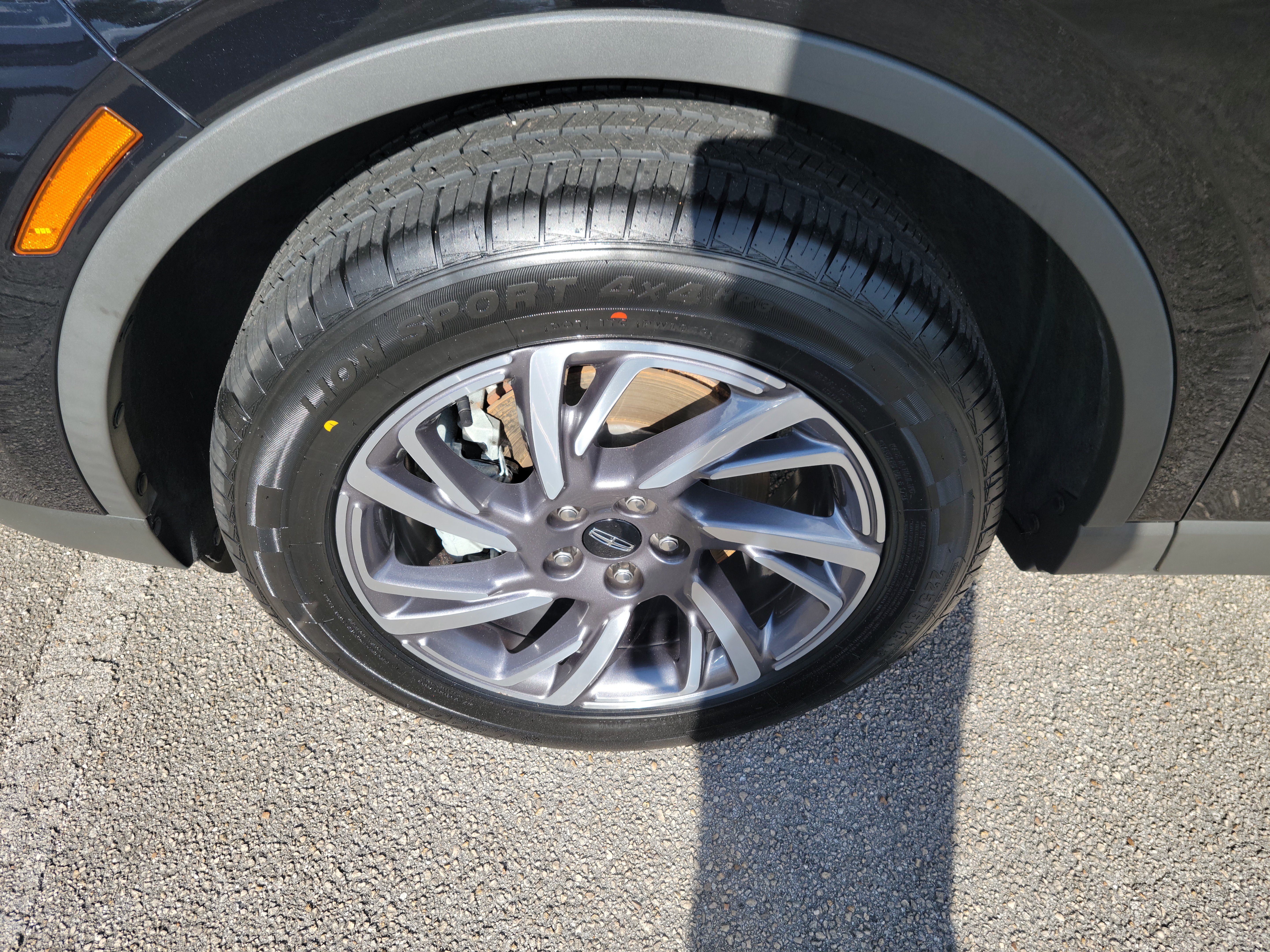 Certified 2023 Lincoln Corsair FWD image 6
