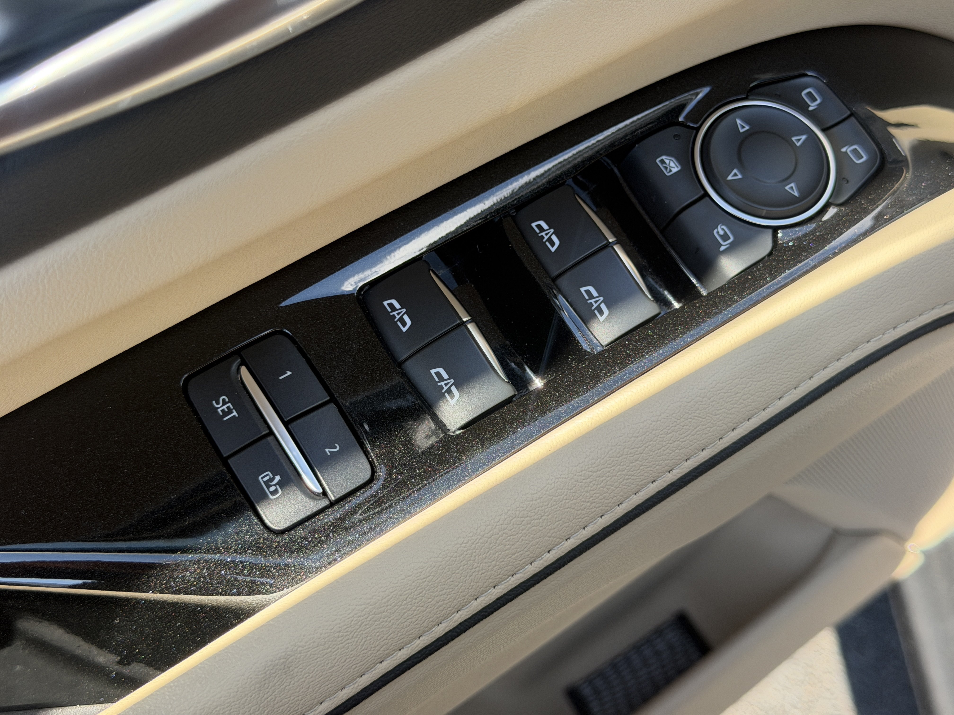 Used 2021 Cadillac Escalade Premium Luxury w/ LPO, Illumination Package AWD/4WD image 21