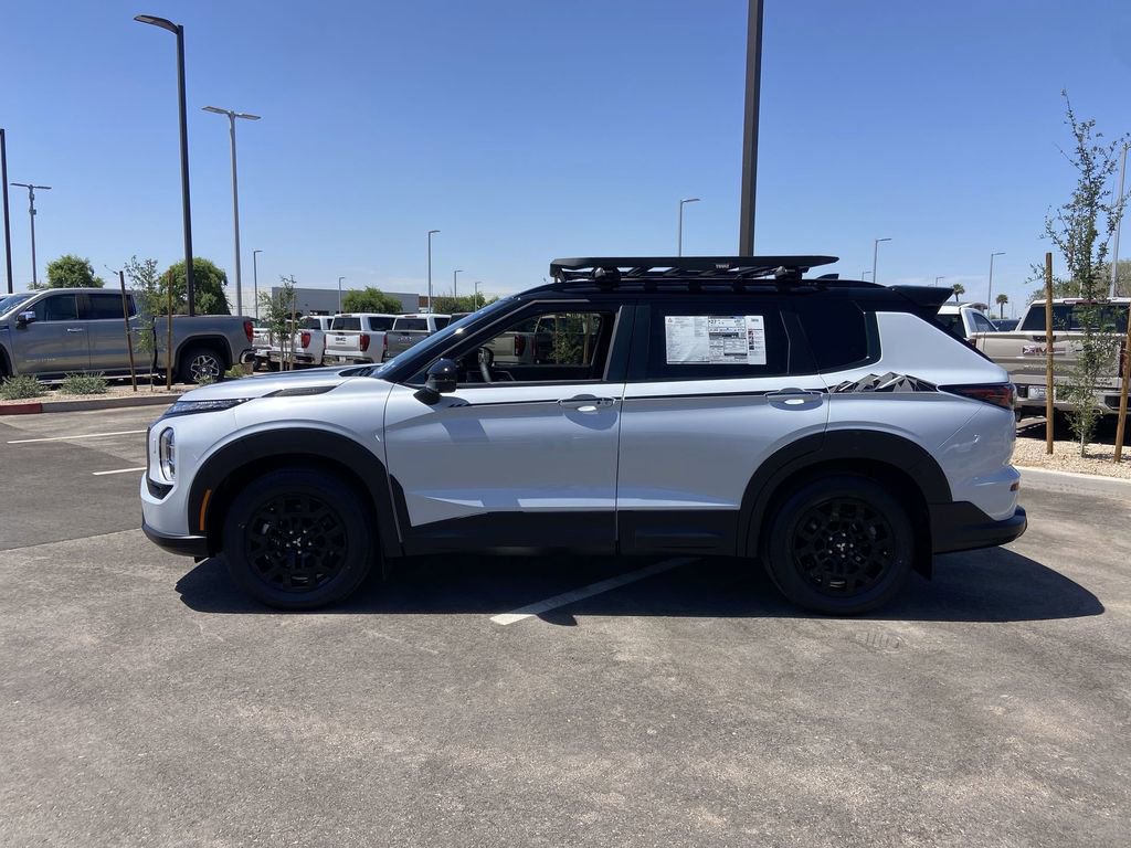 New 2026 Mitsubishi Outlander AWD image 4