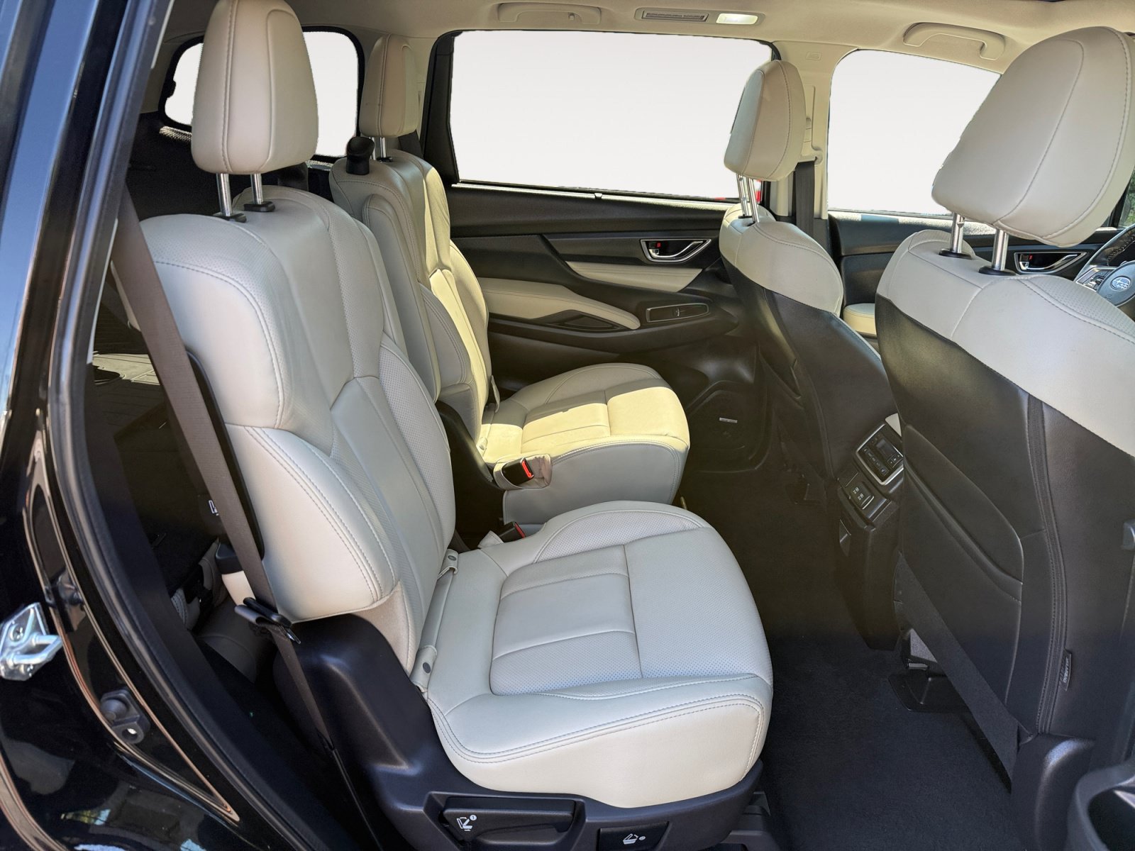 Certified 2022 Subaru Ascent Limited w/ Technology Package AWD/4WD image 18