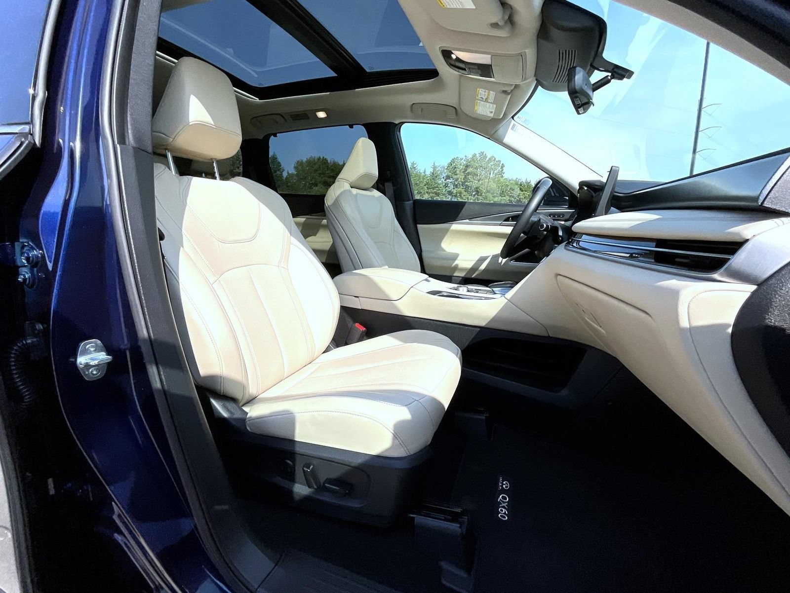 Used 2023 INFINITI QX60 Luxe w/ Vision Package AWD/4WD image 16