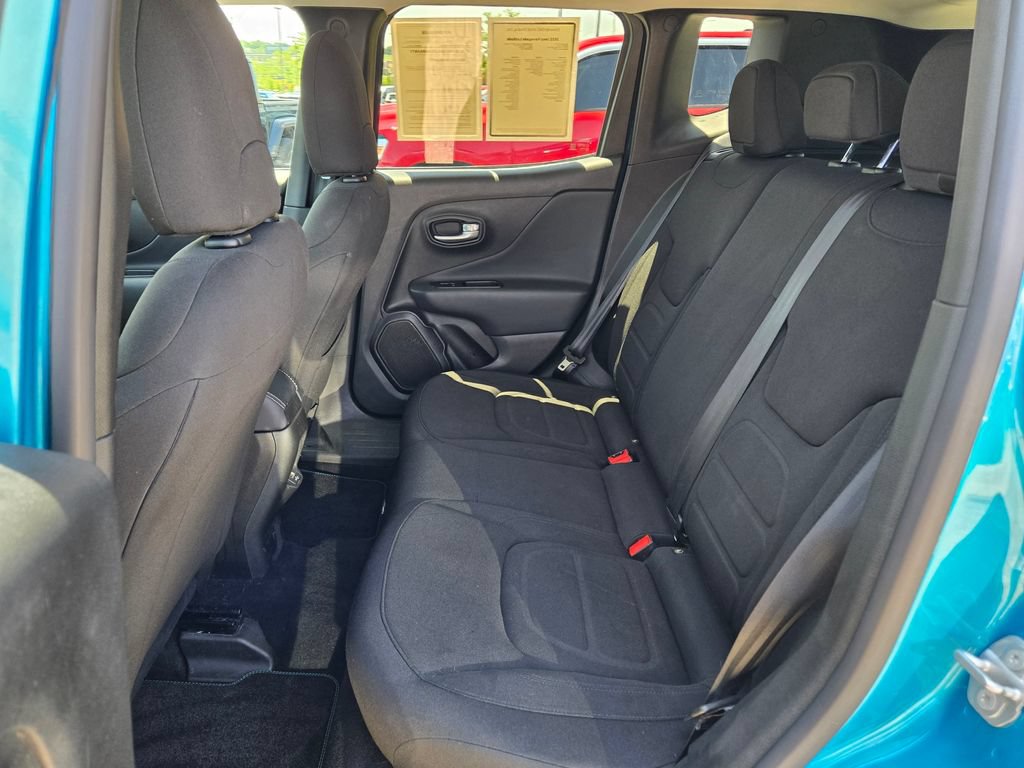 Used 2022 Jeep Renegade Latitude AWD/4WD image 28