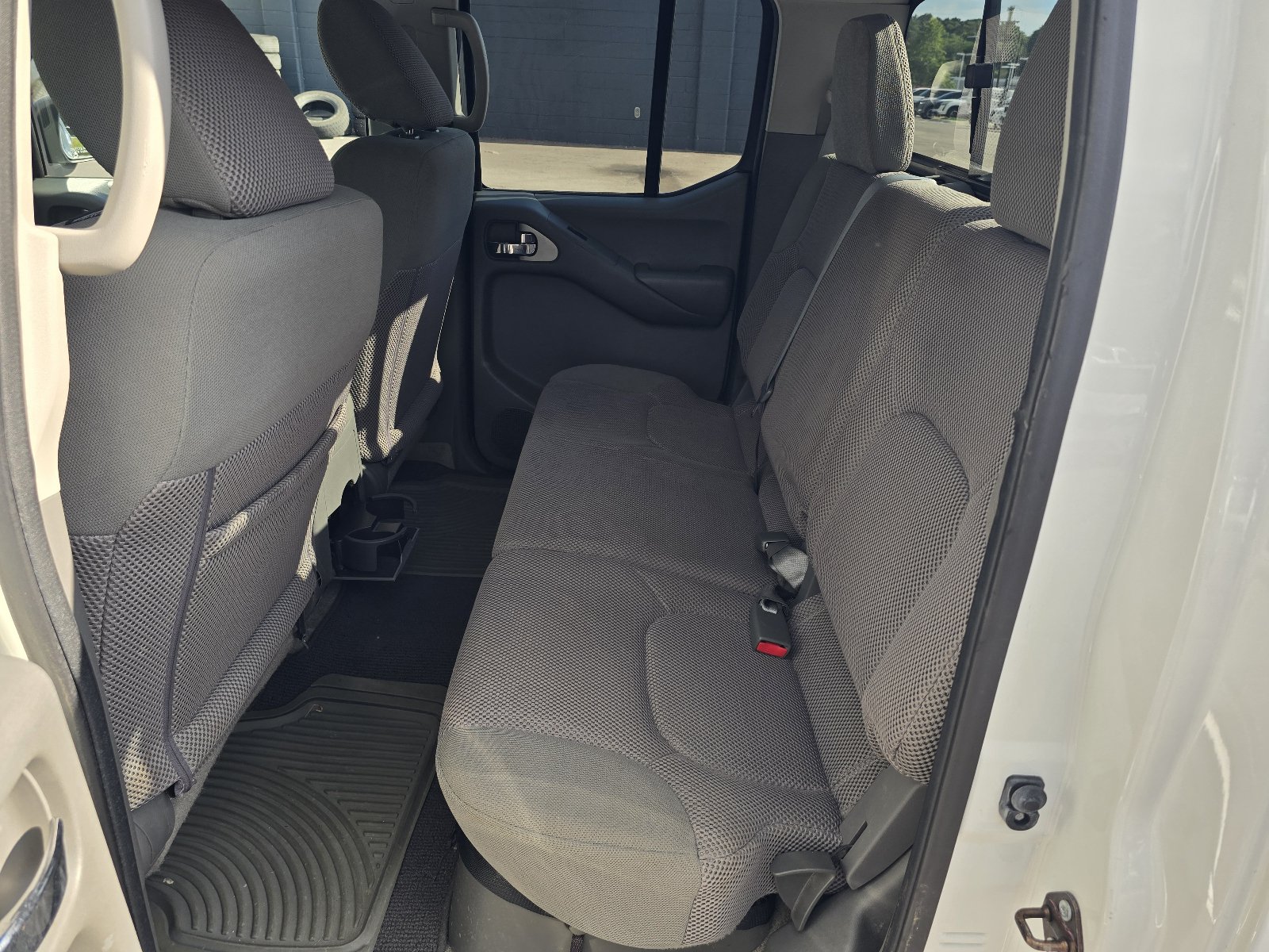 Used 2016 Nissan Frontier SV AWD/4WD image 13