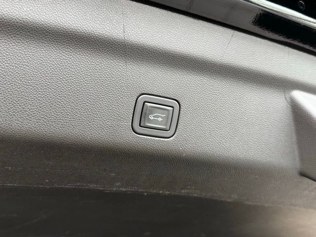 Used 2021 Cadillac Escalade Sport w/ Driver Assist Tech Package image 50