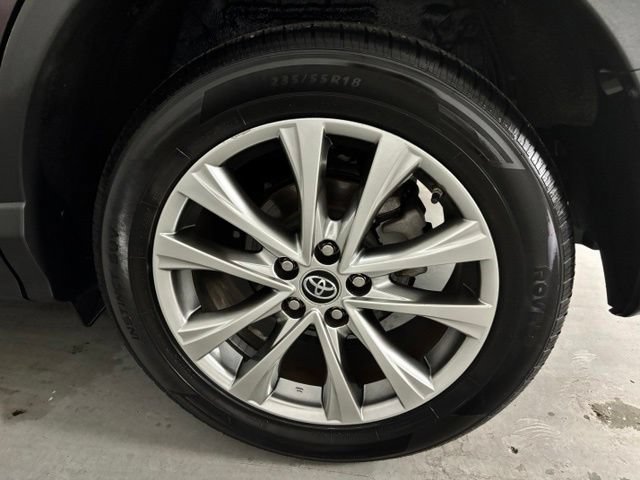 Used 2018 Toyota RAV4 Limited FWD image 8