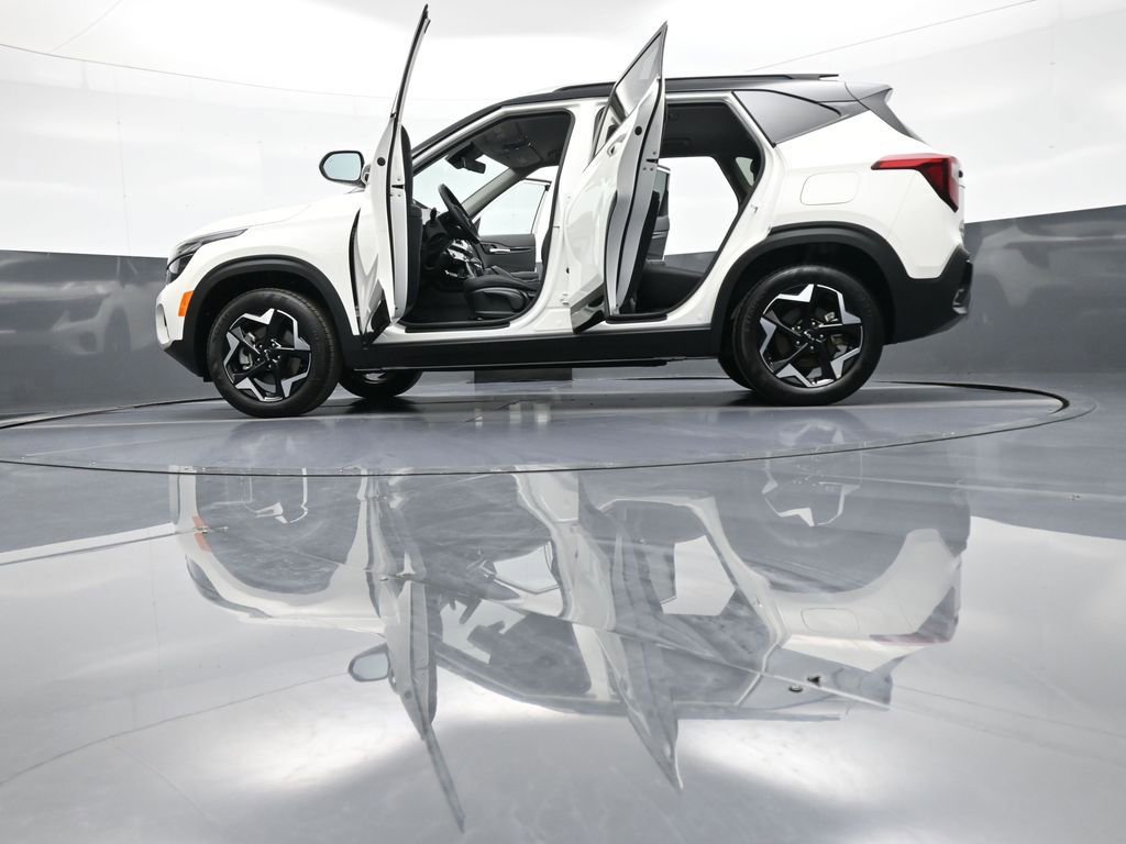New 2025 Kia Seltos S image 48