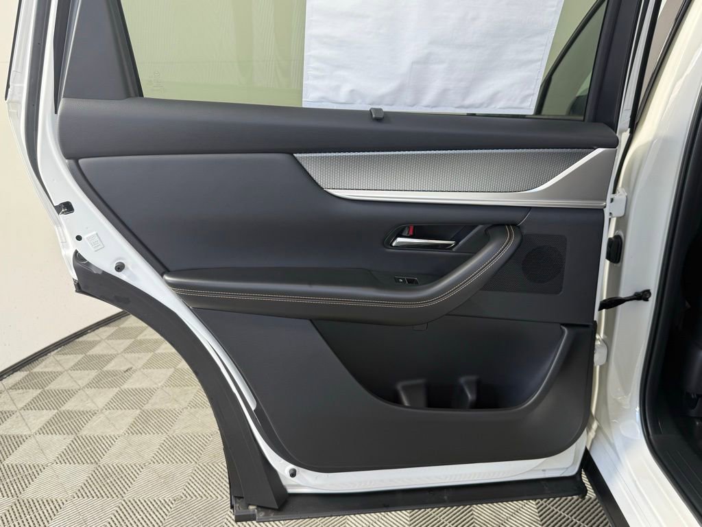 New 2025 MAZDA CX-70 Plug-In Hybrid w/ Premium Pkg image 26