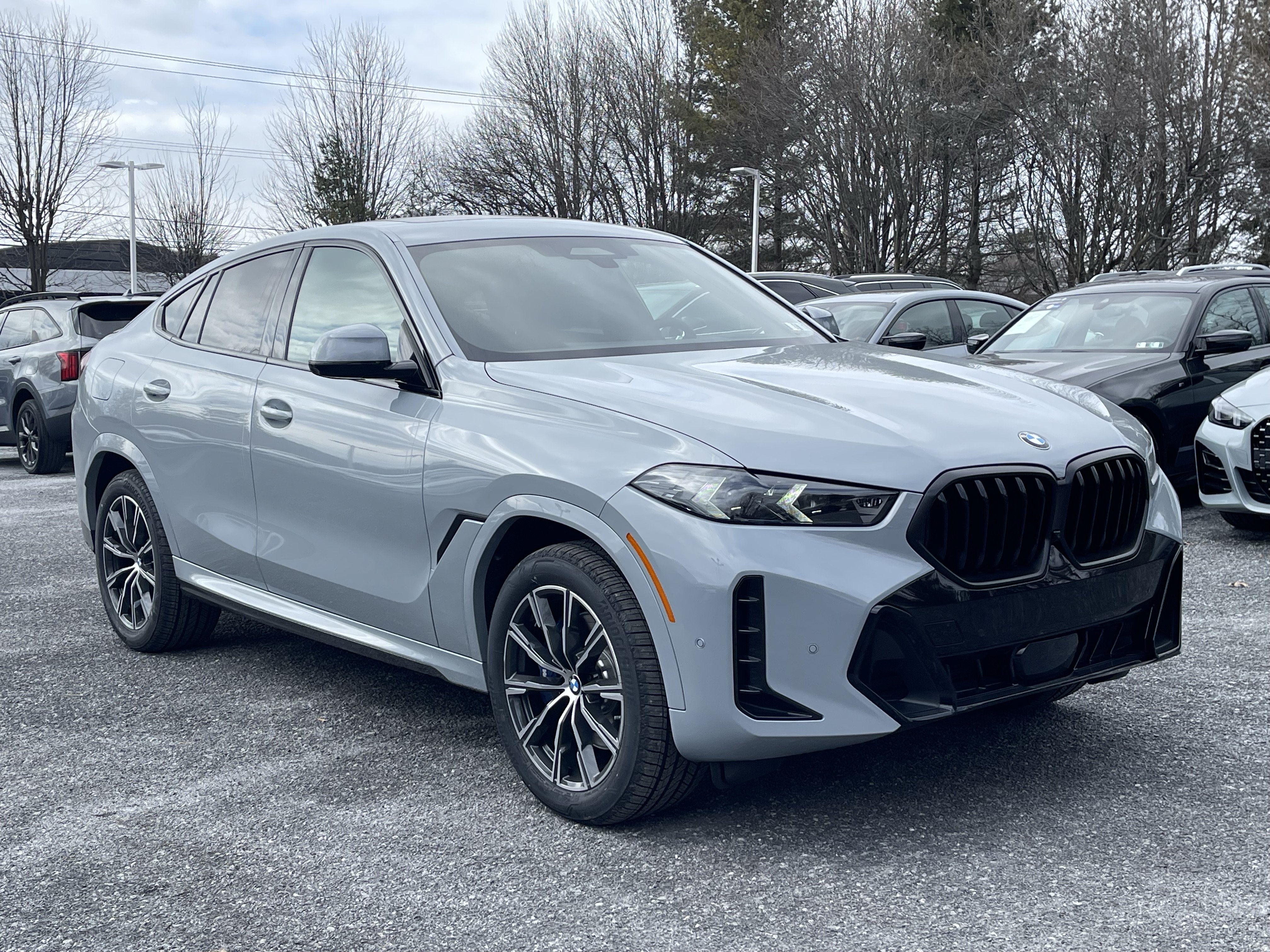 Used 2026 BMW X6 xDrive40i AWD/4WD image 3