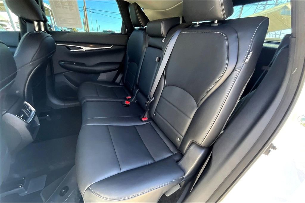 Certified 2025 INFINITI QX50 Pure image 39
