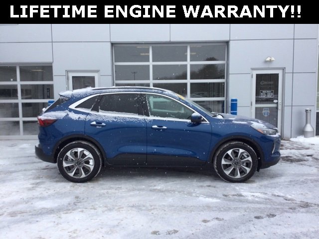 Used 2023 Ford Escape Platinum w/ Class II Trailer Tow Package image 8