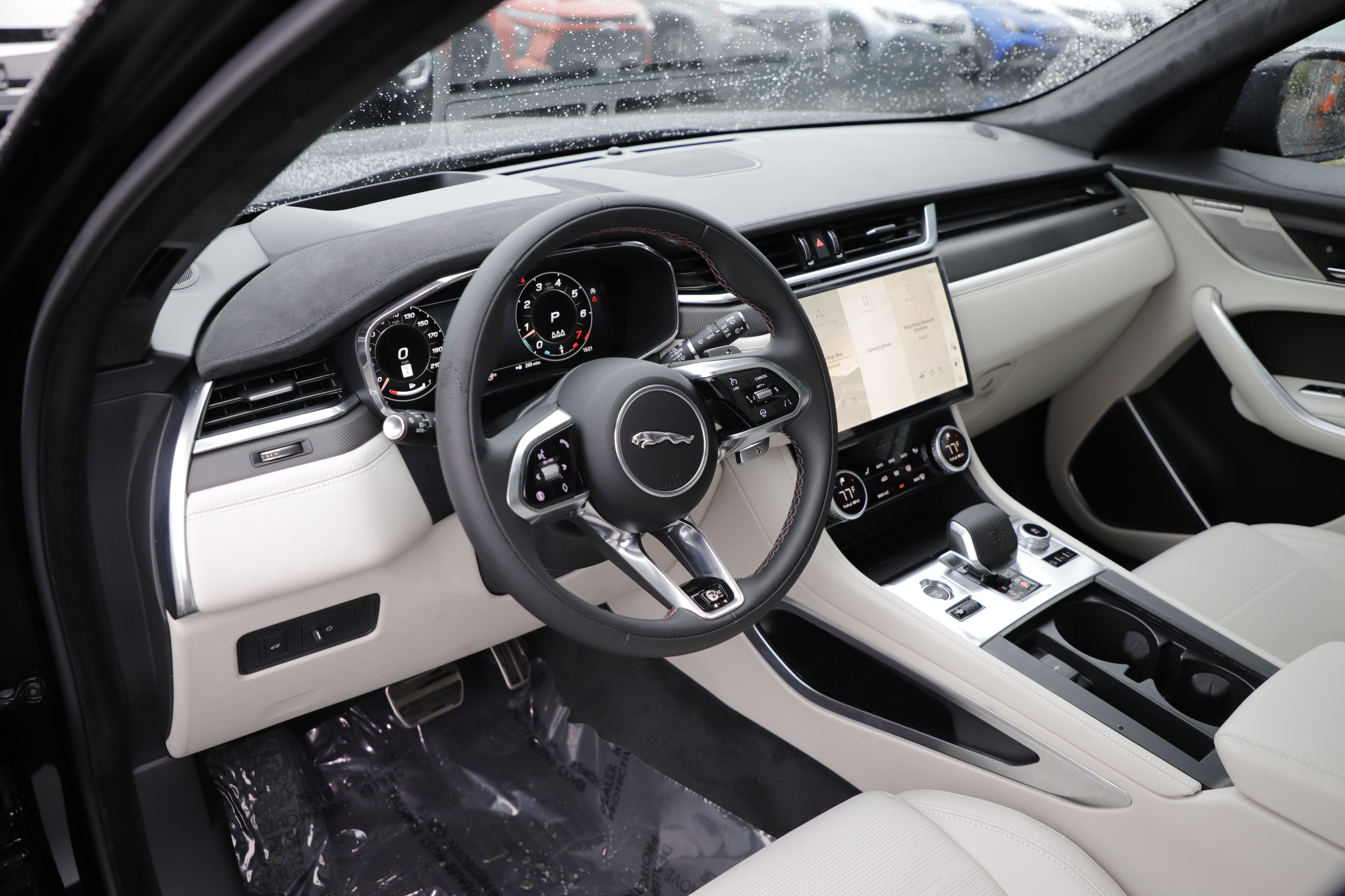 New 2026 Jaguar F-PACE SVR image 17