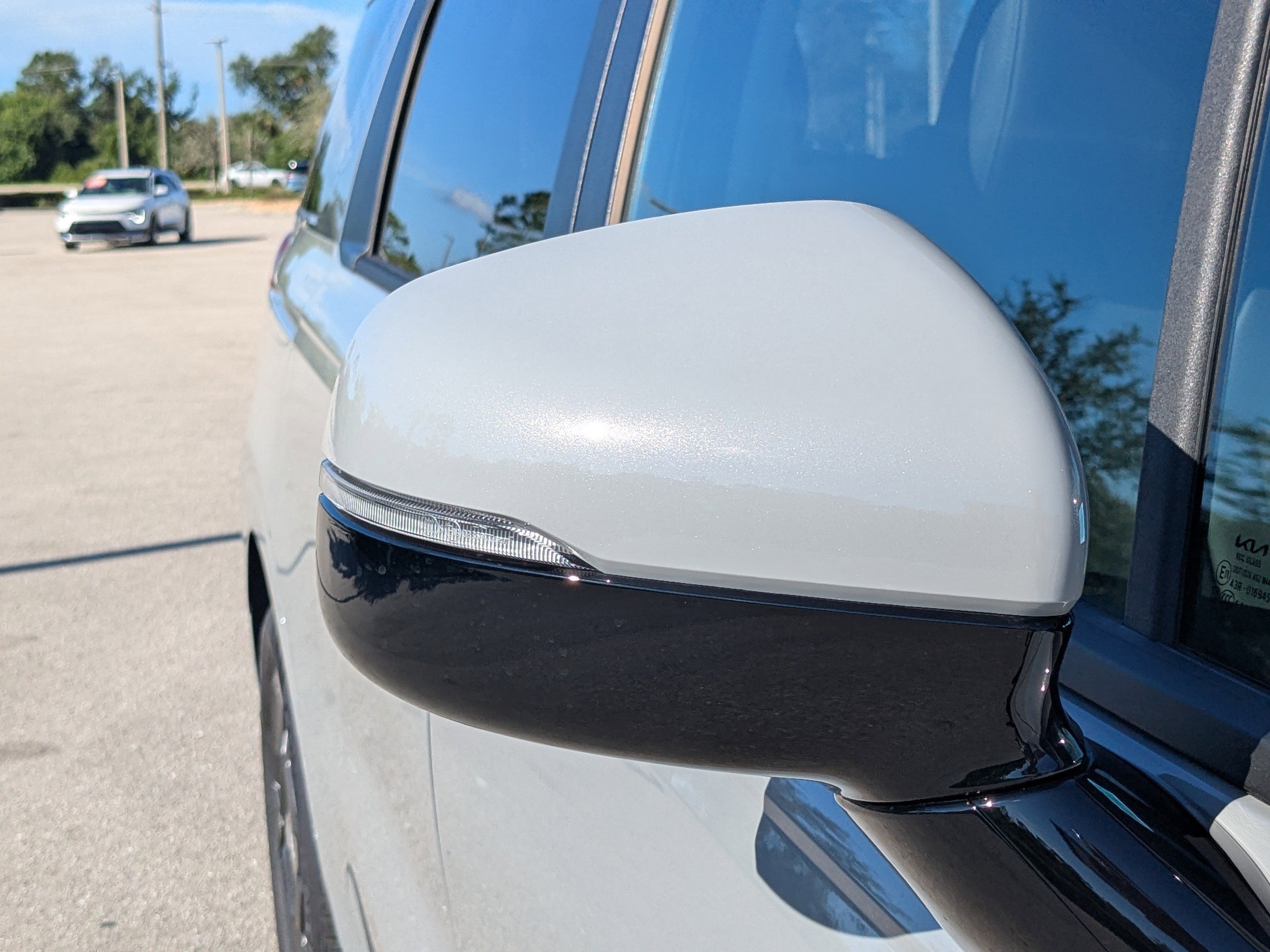 New 2026 Kia Carnival EX image 14